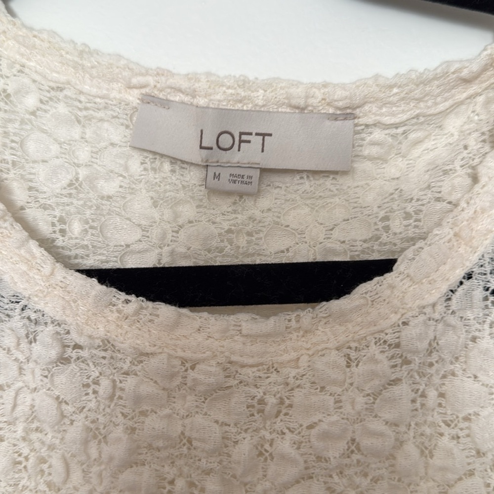 Loft Floral Lace Pleated Puff Sleeve Top Size M NWOT - Picture 3 of 4
